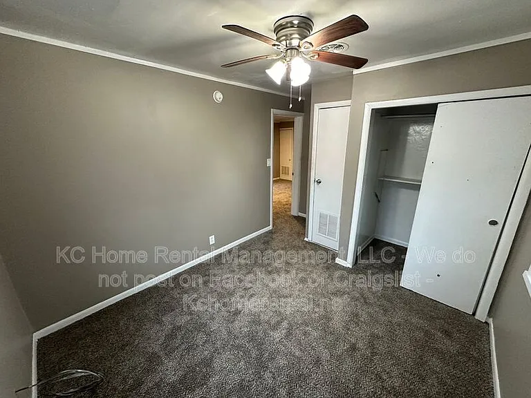 1200 E 23rd St S — Photo 29