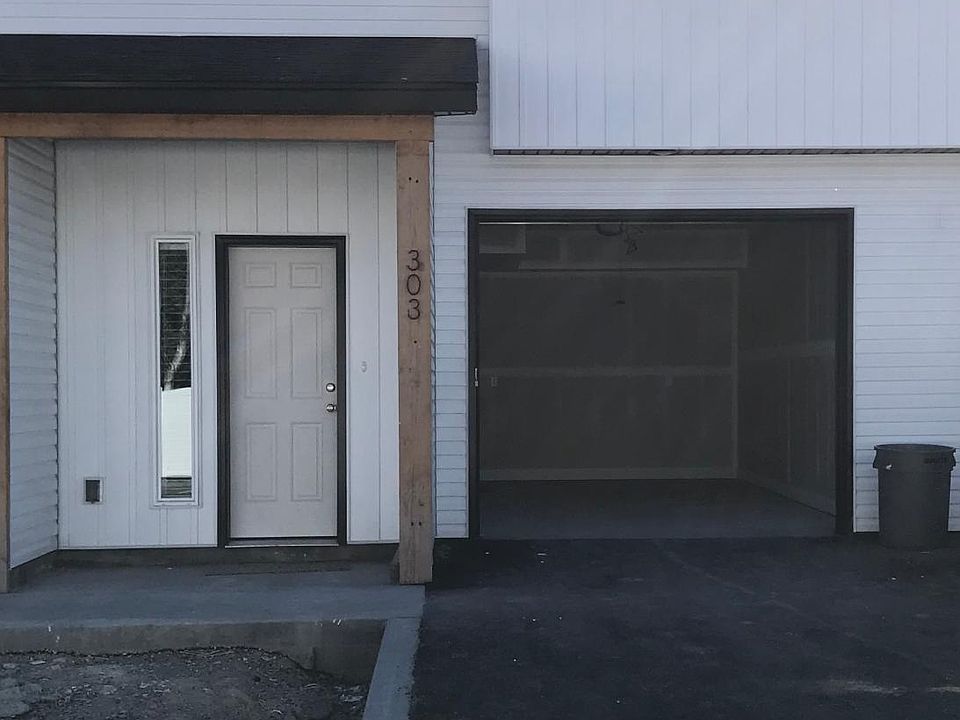 Front of the townhouse. Lawn will be planted!