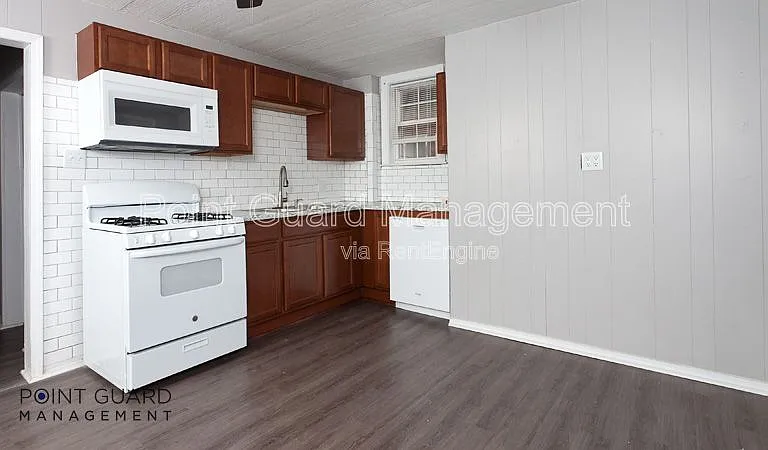 226 S Millwood Ave — Photo 5