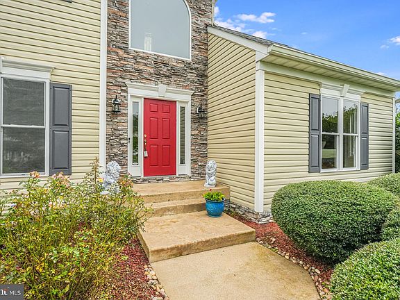 4th image of 2702 McKenzie Ln