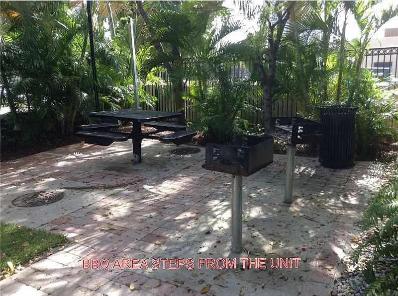 2 bed, 1024 sqft, $2,600 — Photo 4