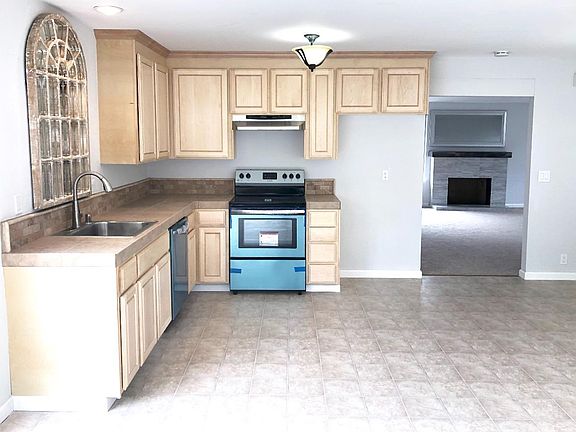 3rd image of 4670 Mia Cir
