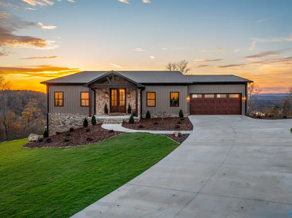 1205 Raymond Ln, Gadsden, AL 35907