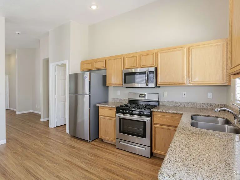 8564 Blowing Pines Dr — Photo 2