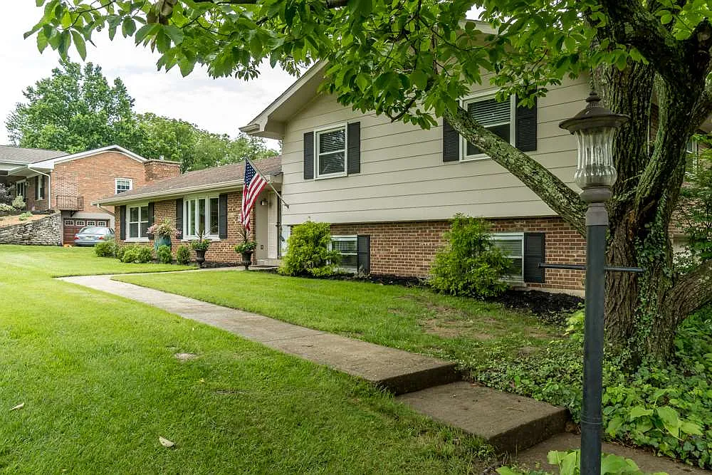 106 Vernon Dr photo 1