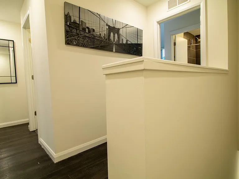 The King Apartments — Photo 39
