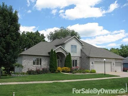 Your dream home, here on Lutticken Lake : Private and peaceful yet convenient