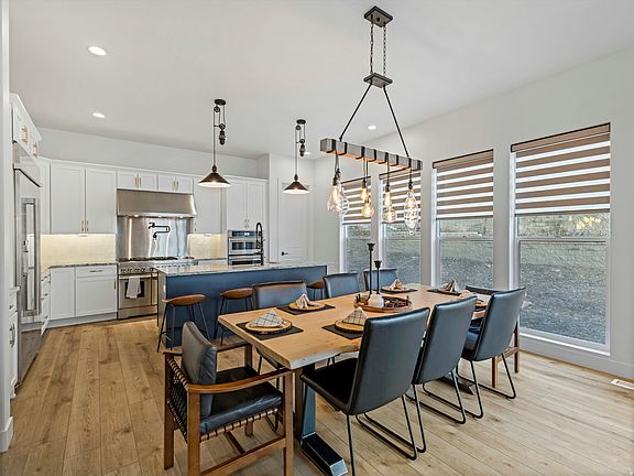 3rd image of 5796 N Valley View Rd