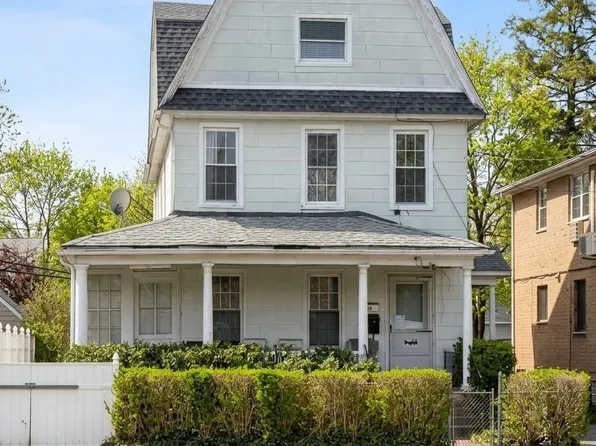 4038 189th Street, Flushing, NY 11358