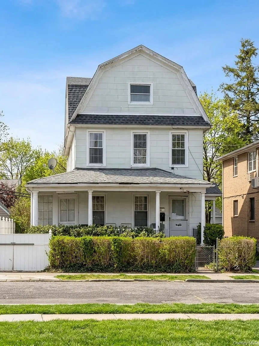 4038 189th Street photo 1