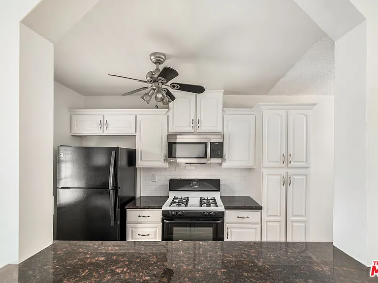 1937 S Shenandoah St #8 — Photo 10