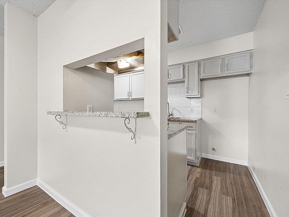 5th image of 2501 Gulf Fwy APT 277B