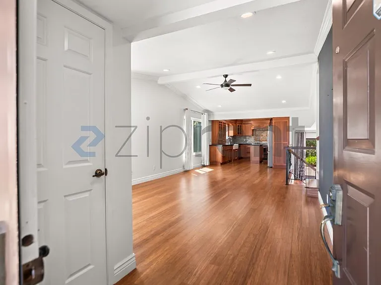 44 Bridlepath Ct — Photo 4