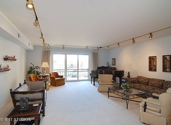 2nd image of 1005 Bonnie Brae Pl APT 3D