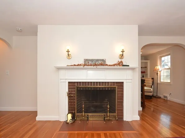 118 Fordham Rd, Newton, MA 02465