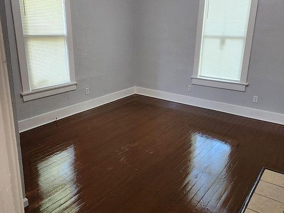 5th image of 795 Roanoke Ave