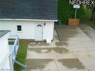 4th image of 5226 Mahoning Ave NW