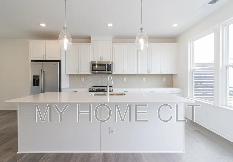 1816 Alexander Village Main Dr — Photo 17