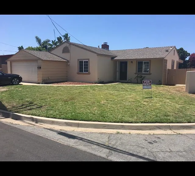 2586 Grandview St — Photo 1