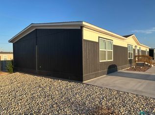 4212 Mimosa St, Carlsbad, NM 88220