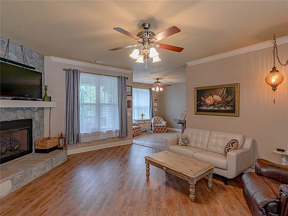 5th image of 25 Scalloway Dr