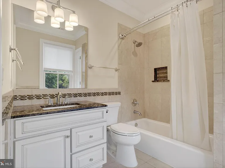 7112 Georgetown Pike — Photo 47