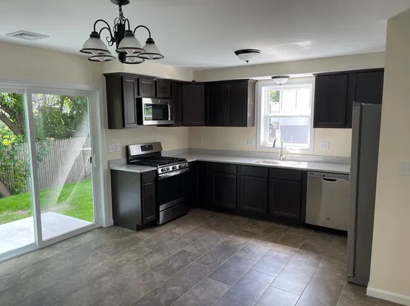66 William St, Lawrence, MA 01841
