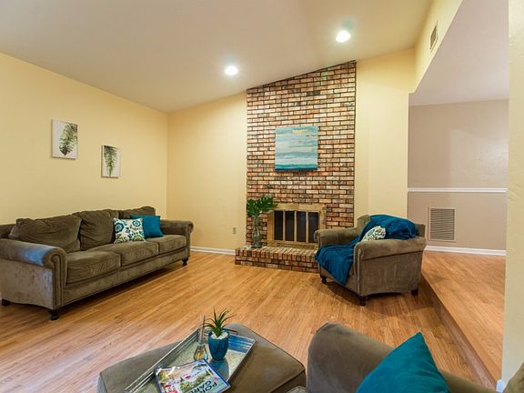 4th image of 3809 NW 9th Pl