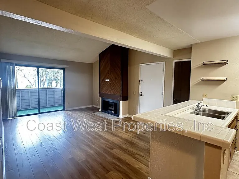 9249 Village Glen Dr #204 — Photo 8