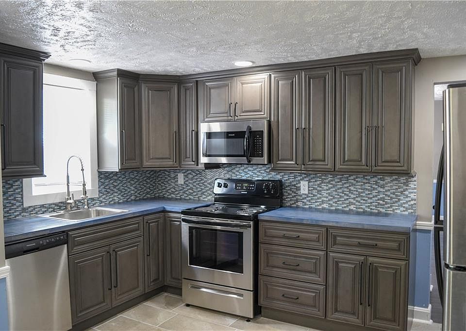 1st image of 605 Jefferson Ave