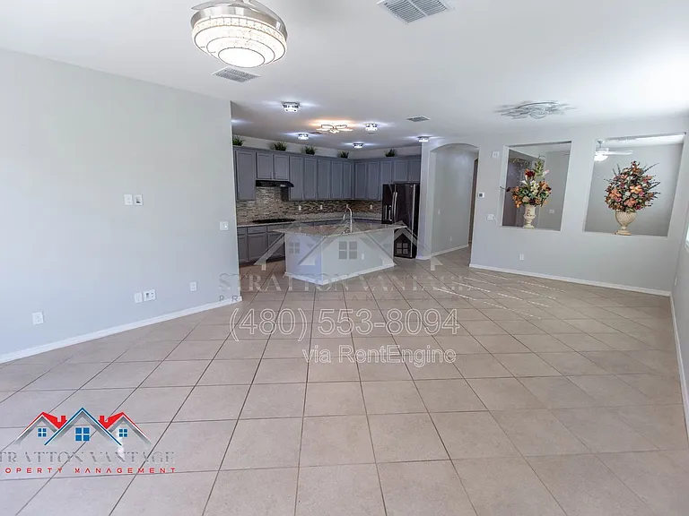 15244 W Moreland St — Photo 14