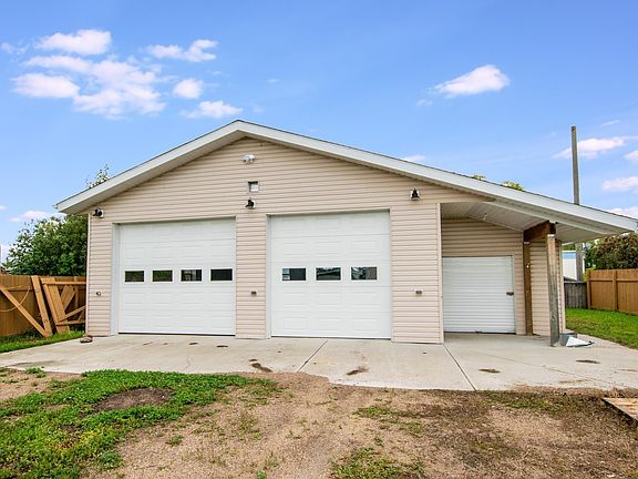 2nd image of 4805 50th St