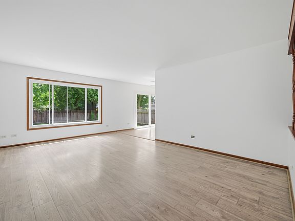 4th image of 152 Dunbar Ln #B