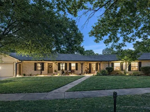 525 S 6th St, Rogers, AR 72756