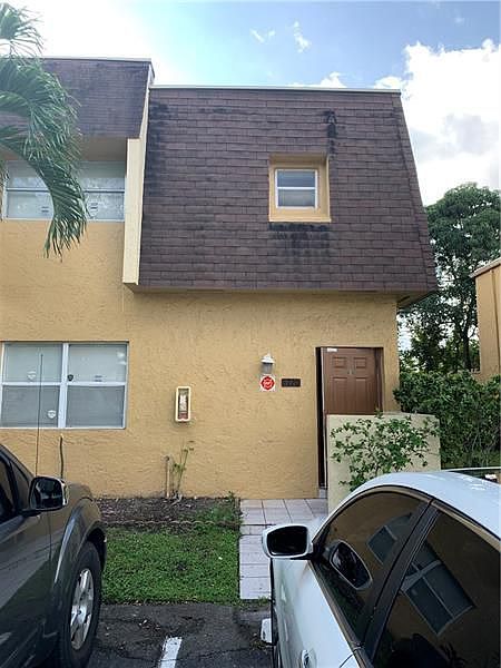 1st image of 5720 Blueberry Ct