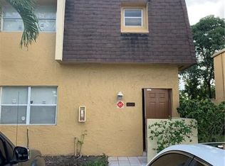 5720 Blueberry Ct, Fort Lauderdale, FL 33313