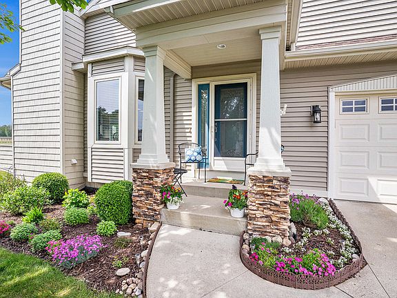 3rd image of 1300 Saint Andrews Dr