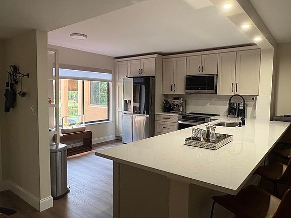 5th image of 11280 Green Lake Drive #203