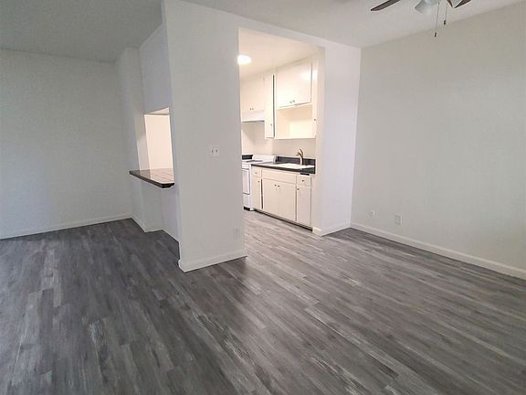 4th image of 11018 Aqua Vista St #3
