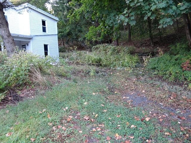 2nd image of 916 Garfield Ave