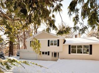 8 Fairview Ln, Newburgh, NY 12550