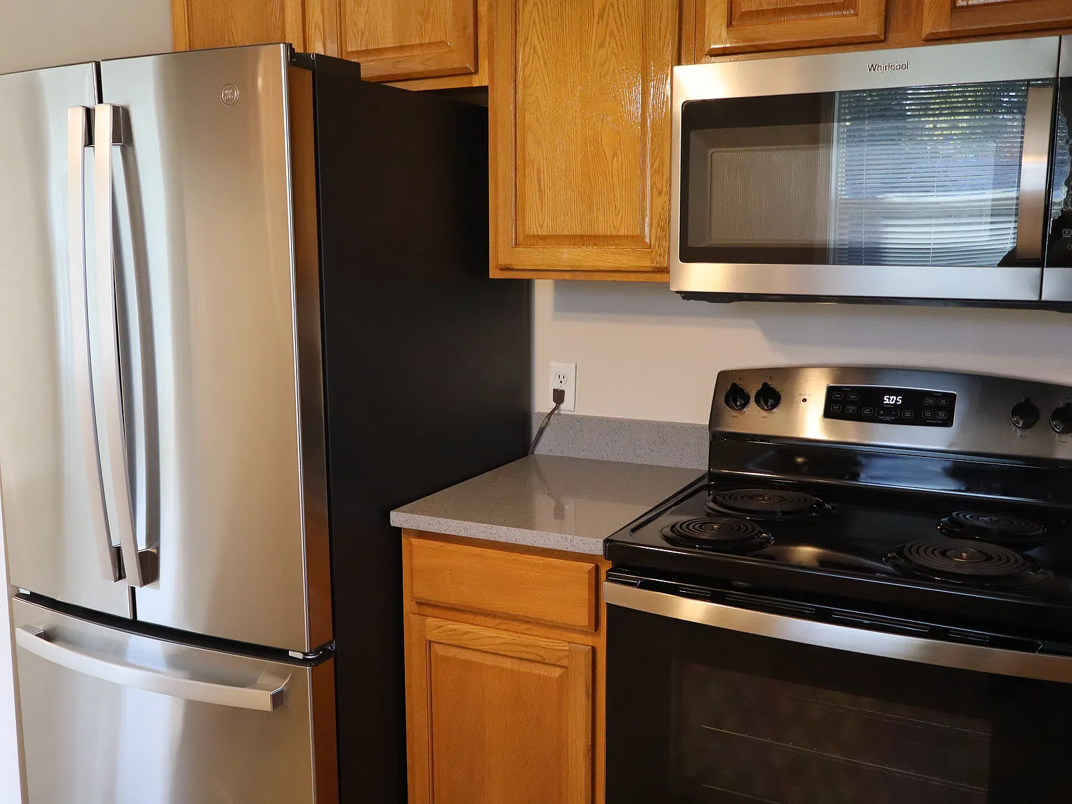 400 E Watrous Avenue — Photo 2