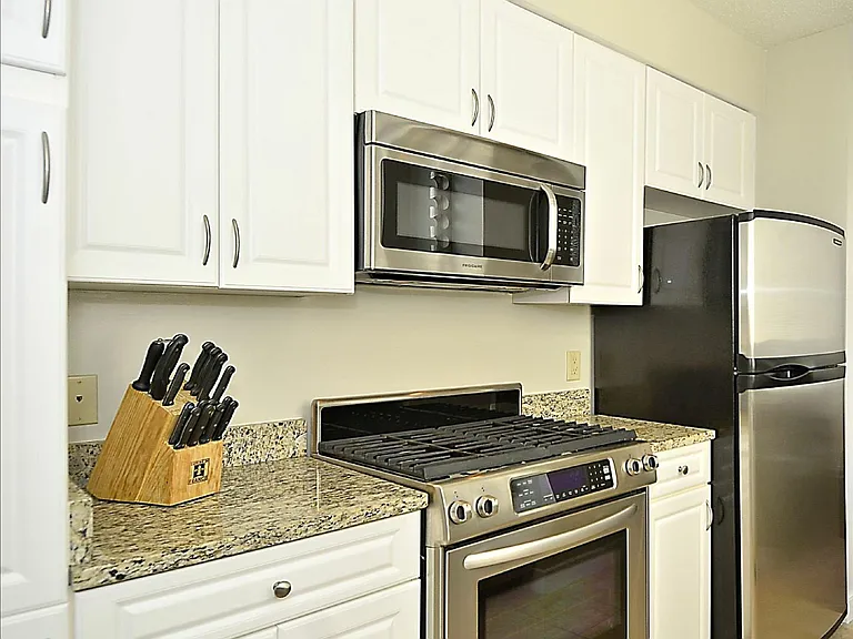 555 Massachusetts Ave NW #1214 — Photo 7