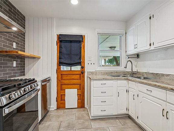 5th image of 809 N Cumberland St