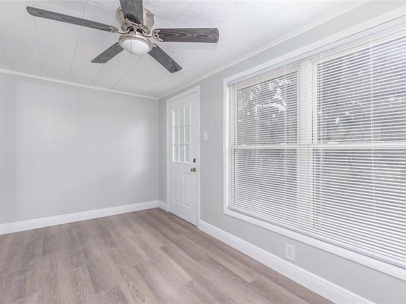 5th image of 512 Center St