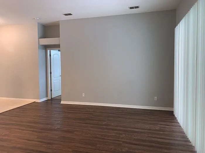 19226 Autumn Woods Ave — Photo 12