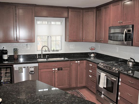 3rd image of 1401 N Nicholas St