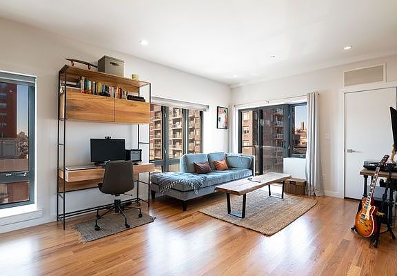 3rd image of 30-25 21st St Unit 4B