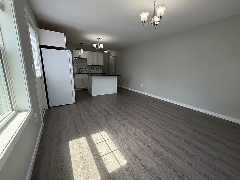 30-32 Osborne St #4 — Photo 8