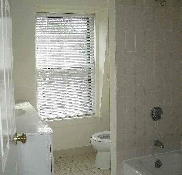 37 Langdon St #5 — Photo 8